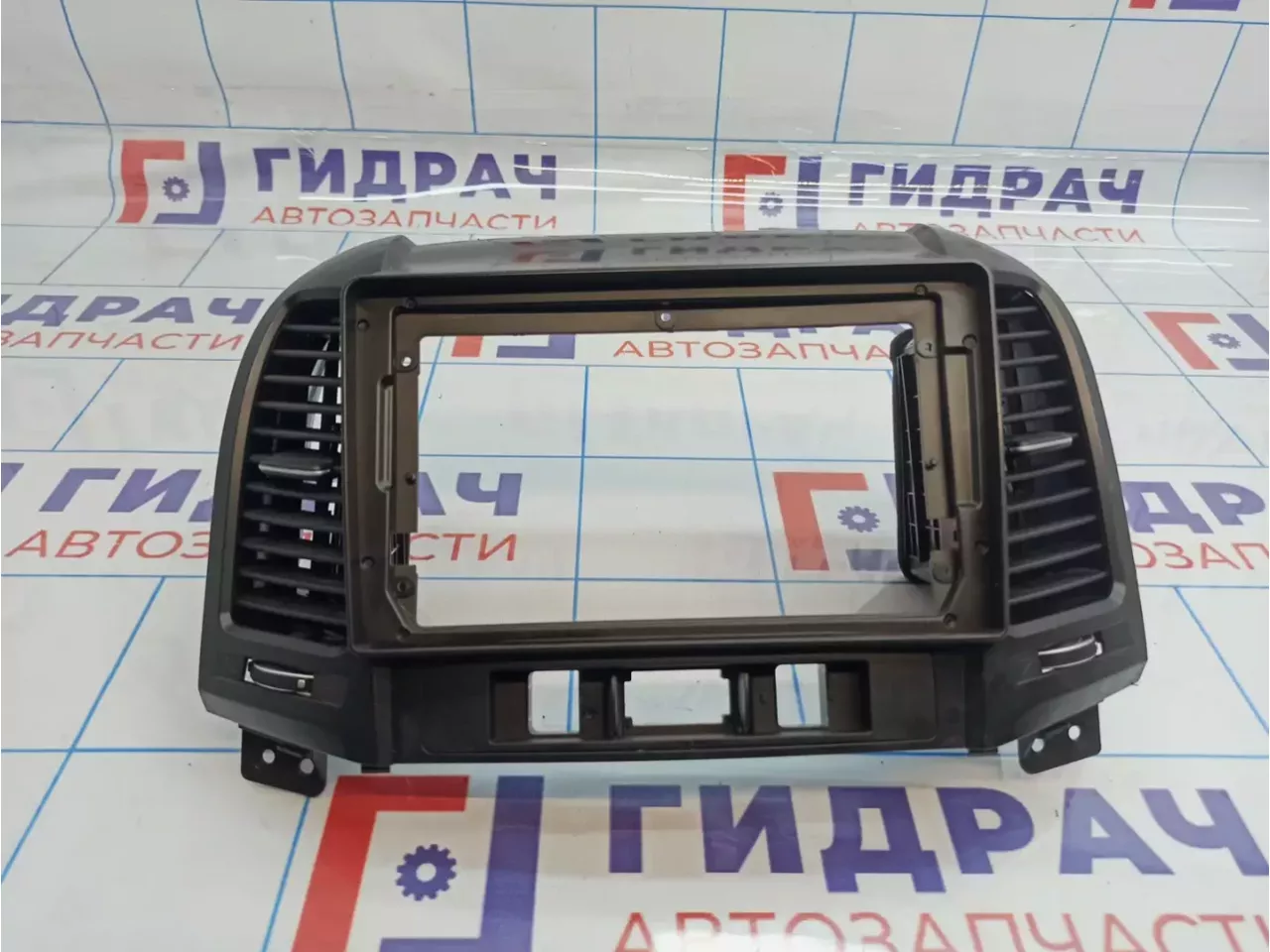 Рамка магнитолы Hyundai Santa Fe (CM) 847402B002S4